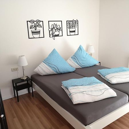 Familienfreundliche Ferienwohnung Mit Wohlfuehlbalkon Und Kostenlosem Parkplatz Nahe Messe Und Bodensee Meckenbeuren Exteriér fotografie