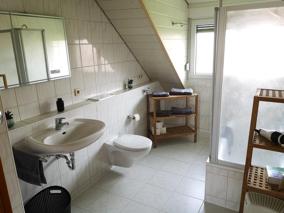 Familienfreundliche Ferienwohnung Mit Wohlfuehlbalkon Und Kostenlosem Parkplatz Nahe Messe Und Bodensee Meckenbeuren Exteriér fotografie
