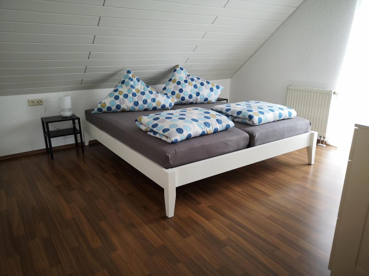 Familienfreundliche Ferienwohnung Mit Wohlfuehlbalkon Und Kostenlosem Parkplatz Nahe Messe Und Bodensee Meckenbeuren Exteriér fotografie